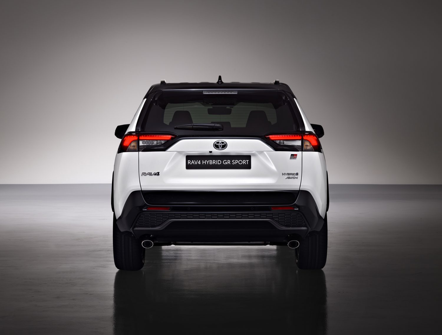 12_Toyota-RAV4-krijgt-sportieve-topuitvoering-RAV4-GR-SPORT_Hybrid-1500x1125